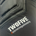 mayas-twofive-portero-negra-2025-back-detalle-1