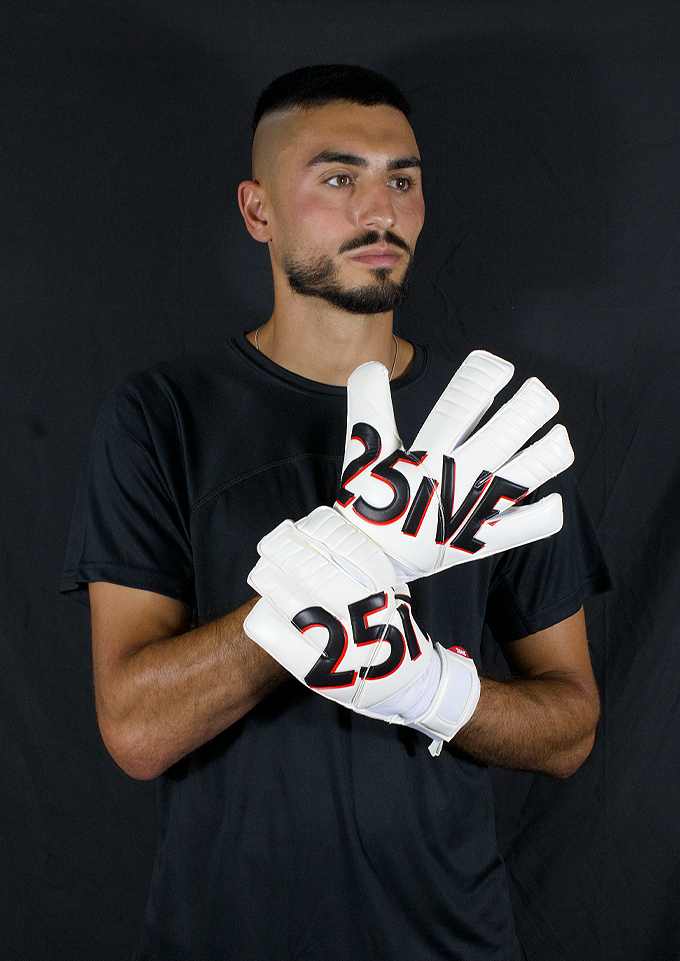 LEO ROMAN